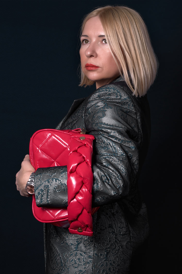 Kleine Tasche in Lackleder, gepolstert - NATALIA KLUDT ART & FASHION