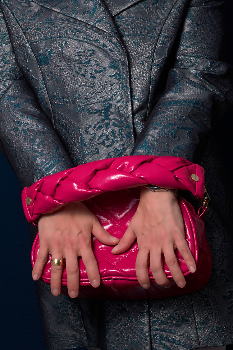 Kleine Tasche in Lackleder, gepolstert - NATALIA KLUDT ART & FASHION