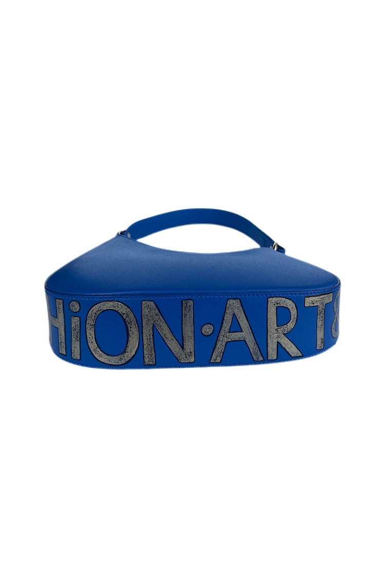 Kleine Ledertasche in Blau mit Gold Muster Handbemalt Sommer Trend 2022- Natalia Kludt