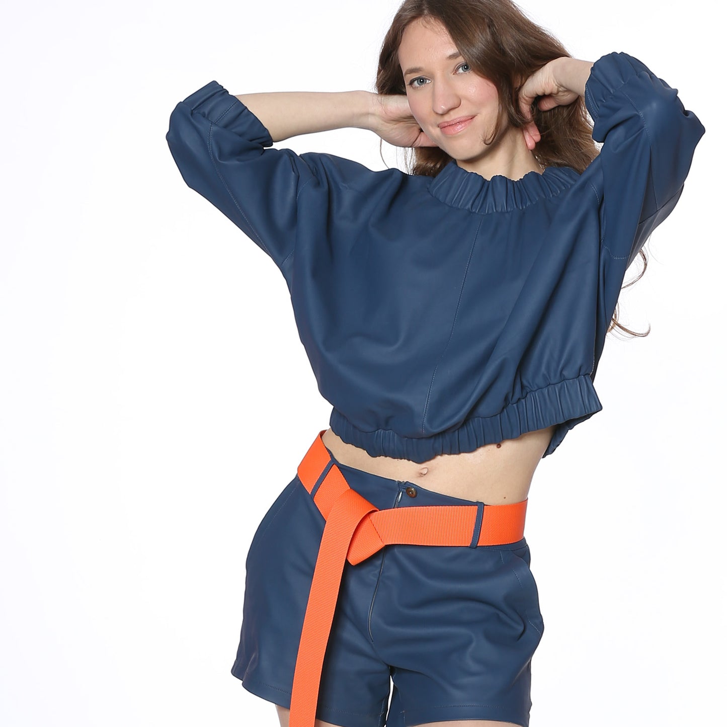 Ledershorts in Blau - Natalia Kludt