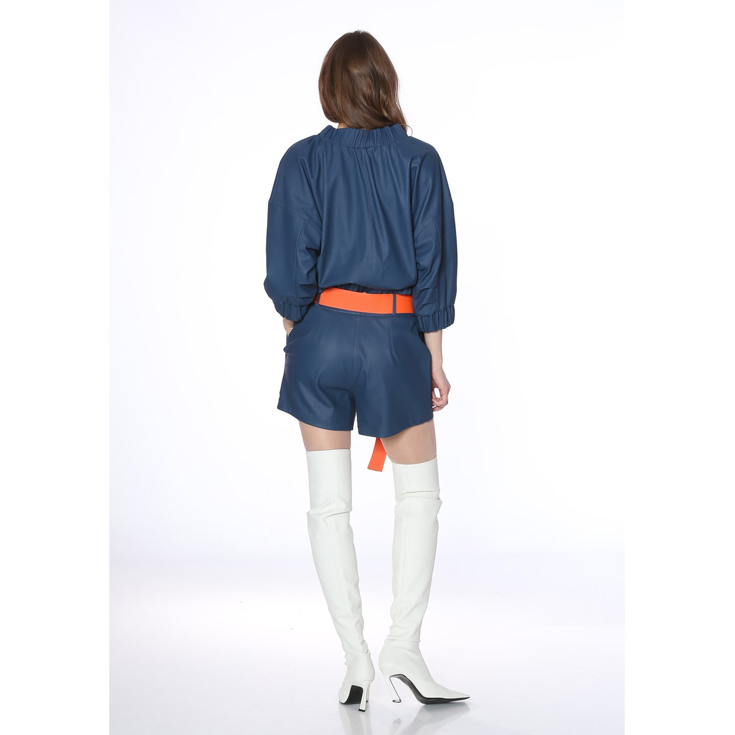 Ledershorts in Blau - Natalia Kludt