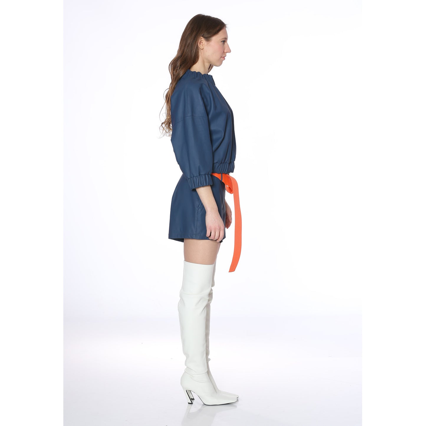 Ledershorts in Blau - Natalia Kludt
