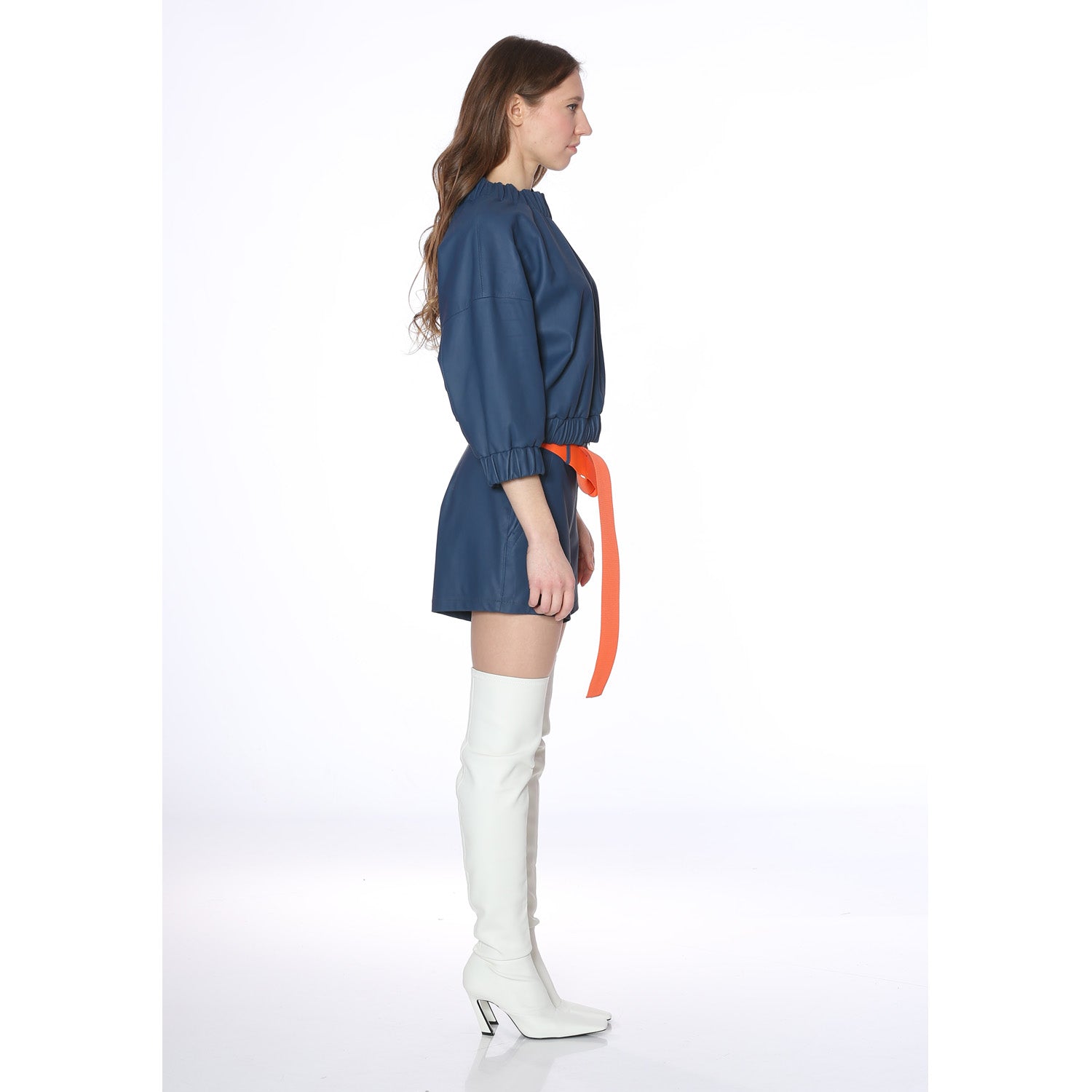 Ledershorts in Blau - Natalia Kludt