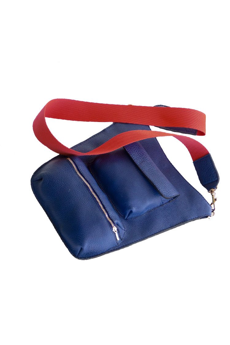 Umhängetasche aus Leder Blau mit rotem Canvas Gurt für Frauen und Männer - NATALIA KLUDT ART & FASHION