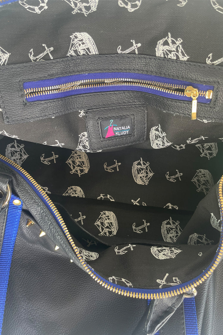 Reisetasche aus Leder, schwarz, mit blauem Canvas Gurt - NATALIA KLUDT ART & FASHION