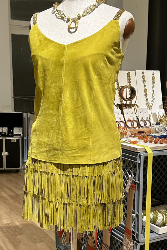 Leather skirt with fringes in yellow